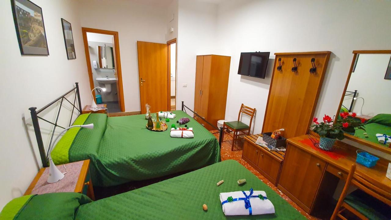 A Casa Simpatia - A Richiesta Parcheggio Gratuito ! Hotel Rome Bagian luar foto