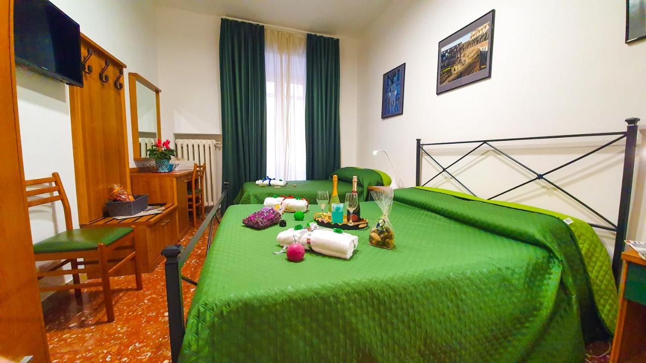 A Casa Simpatia - A Richiesta Parcheggio Gratuito ! Hotel Rome Bagian luar foto