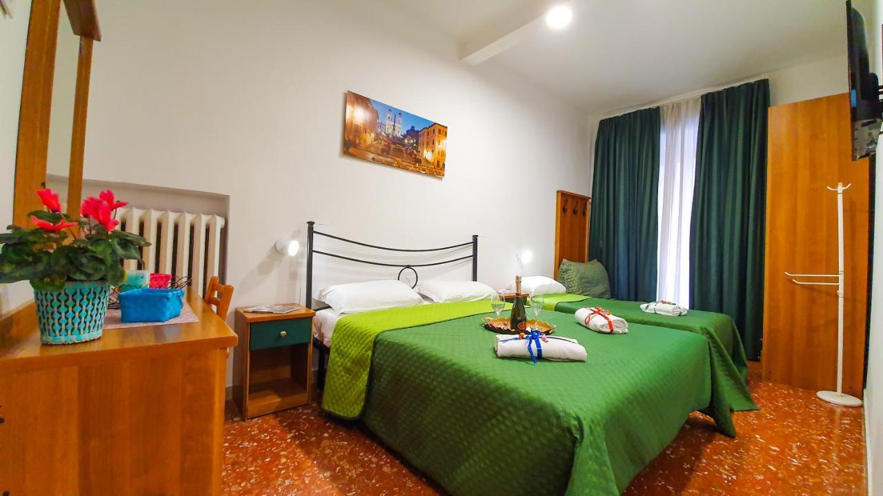 A Casa Simpatia - A Richiesta Parcheggio Gratuito ! Hotel Rome Bagian luar foto