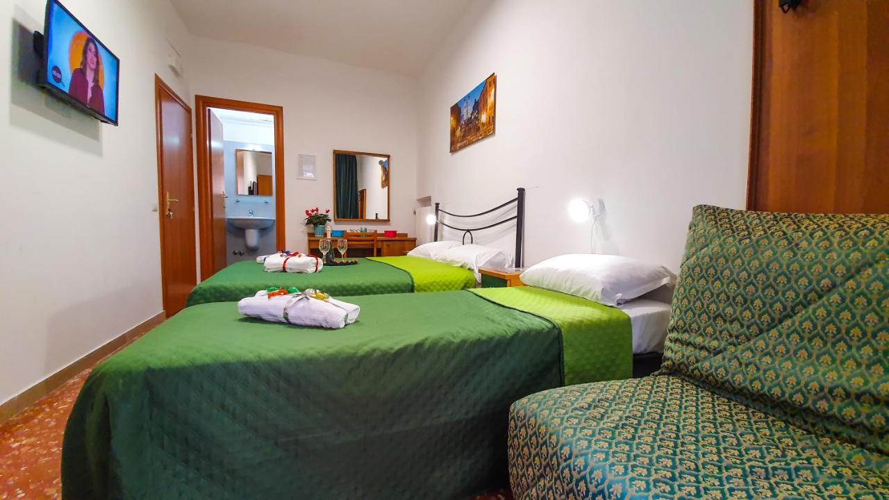 A Casa Simpatia - A Richiesta Parcheggio Gratuito ! Hotel Rome Bagian luar foto
