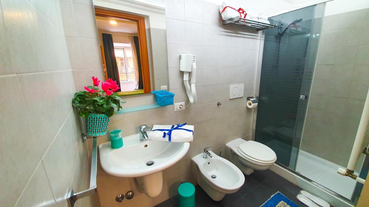 A Casa Simpatia - A Richiesta Parcheggio Gratuito ! Hotel Rome Bagian luar foto